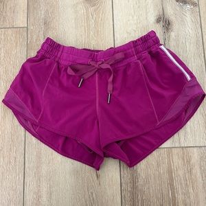 Lululemon hotty hot shorts size 4